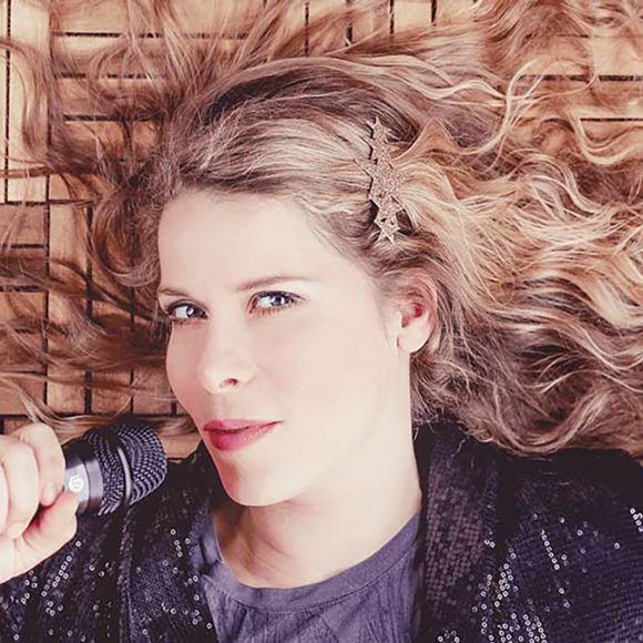 ANIKA HORVAT ANIKA HORVAT